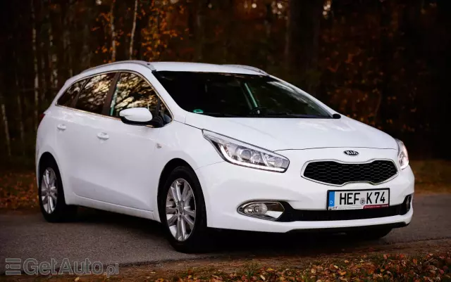 KIA Ceed 1.6 CRDi 128 ISG SW Fifa World Cup Edition