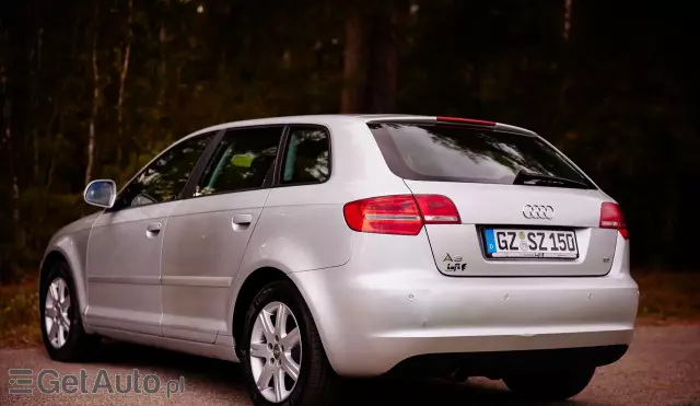 AUDI A3 1.6 (102 KM)