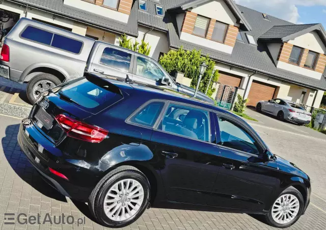 AUDI A3 1.6 TDI Sportback ultra Attraction