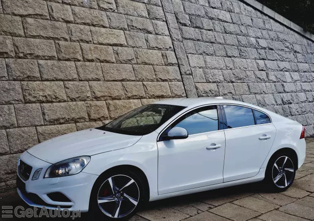 VOLVO S60 D3 R-Design