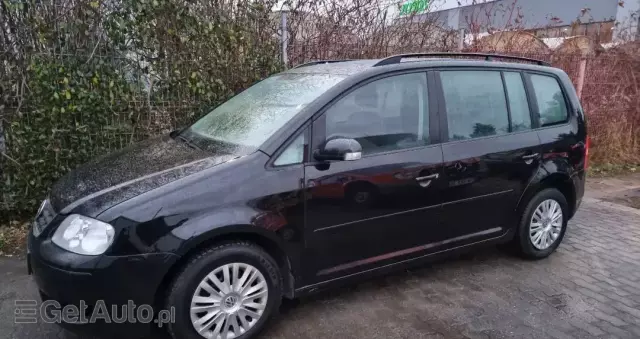 VOLKSWAGEN Touran 2.0 FSI Highline Tiptr