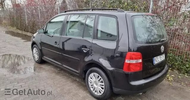 VOLKSWAGEN Touran 2.0 FSI Highline Tiptr