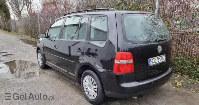 VOLKSWAGEN Touran 2.0 FSI Highline Tiptr