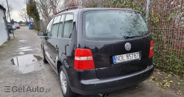 VOLKSWAGEN Touran 2.0 FSI Highline Tiptr