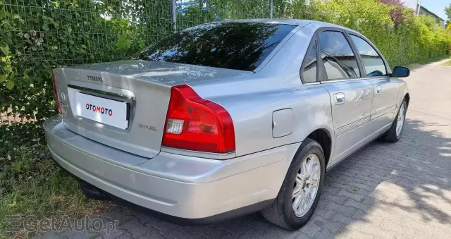 VOLVO S80 