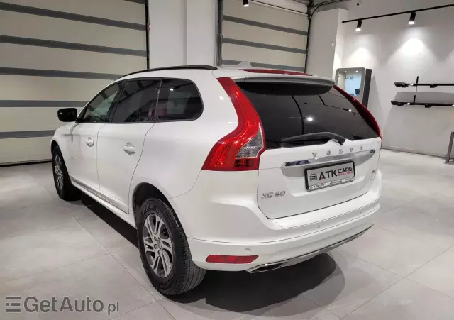 VOLVO XC 60 D4 Drive-E Momentum