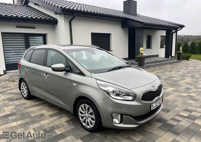 KIA Carens 