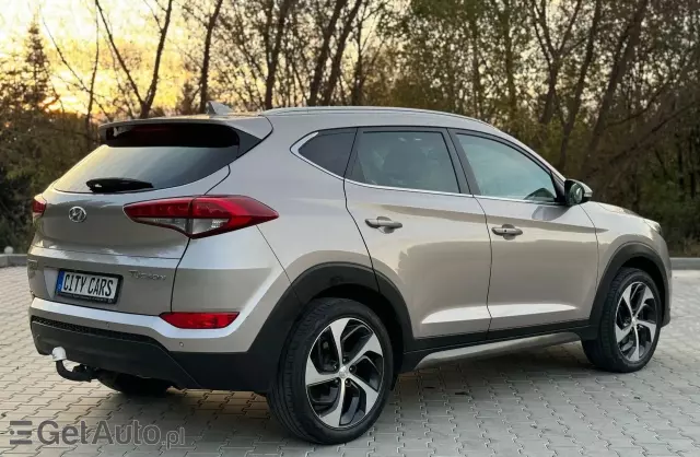 HYUNDAI Tucson 