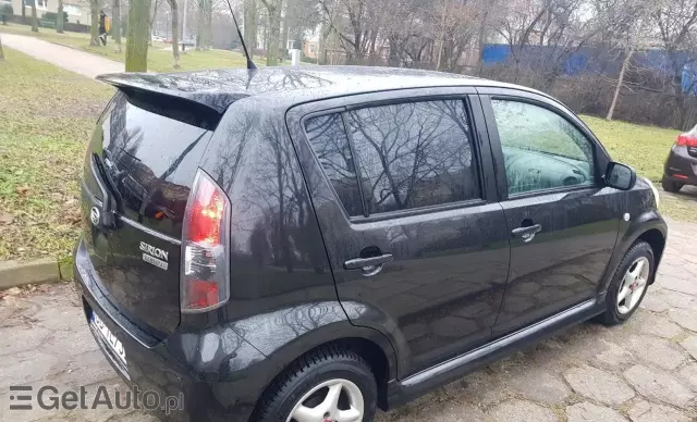 DAIHATSU Sirion 