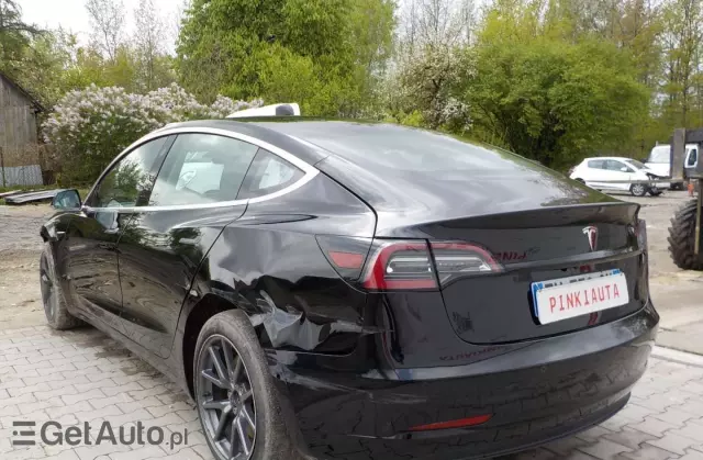 TESLA Model 3 Langstreckenbatterie Allradantrieb Dual Motor Performance