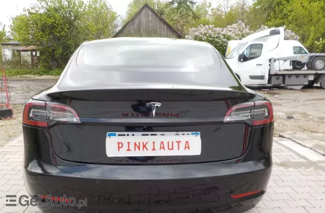 TESLA Model 3 Langstreckenbatterie Allradantrieb Dual Motor Performance