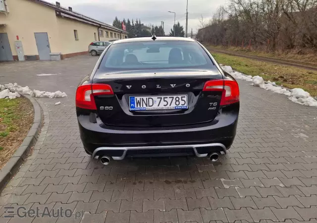 VOLVO S60 T6 AWD R-Design