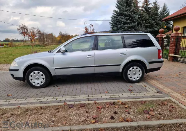 VOLKSWAGEN Passat 1.9 TDI Basis Tiptr