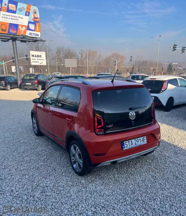 VOLKSWAGEN Up! 