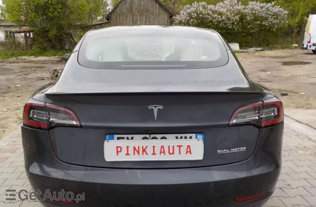 TESLA Model 3 