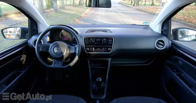 VOLKSWAGEN Up! 