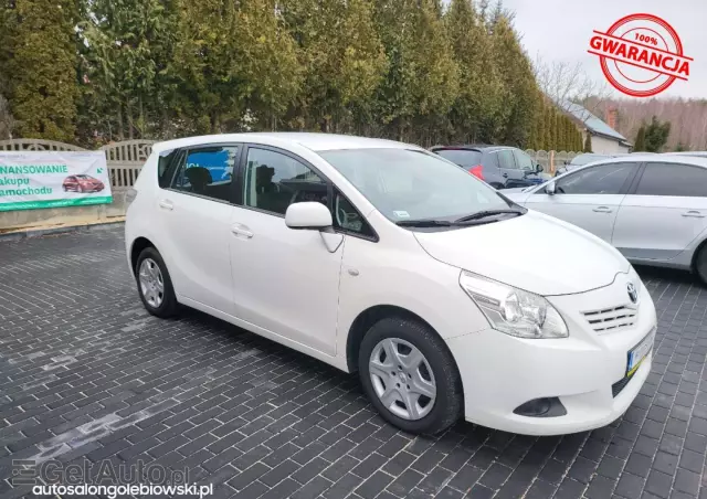 TOYOTA Verso 