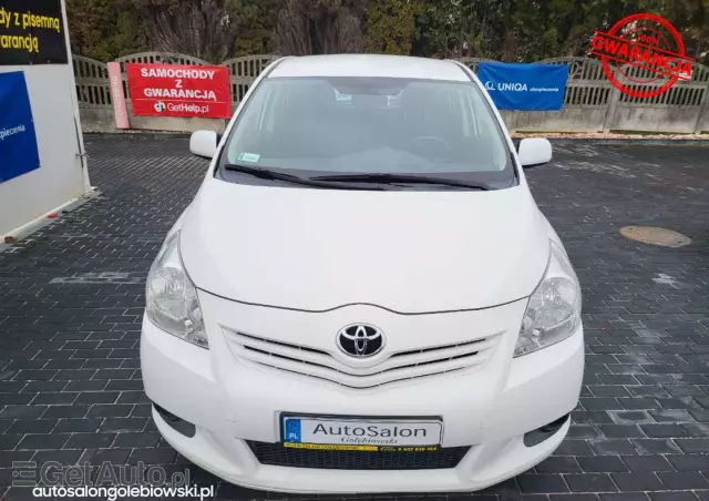 TOYOTA Verso 