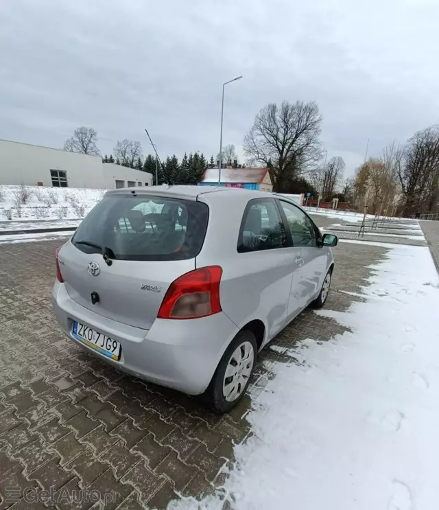 TOYOTA Yaris 