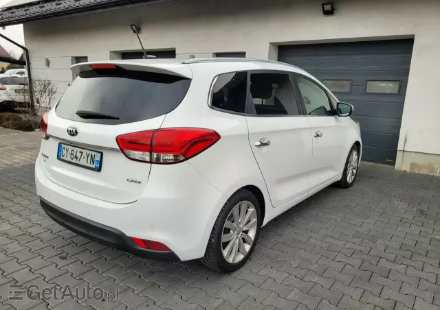 KIA Carens 