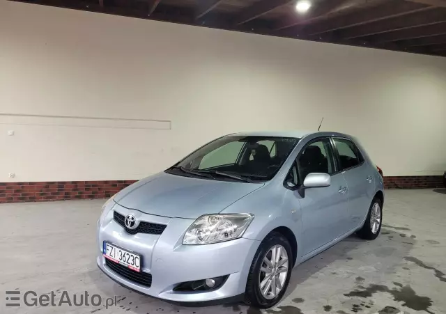 TOYOTA Auris 2.0 D-4D Luna