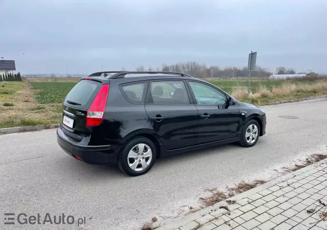 HYUNDAI I30 I30cw 1.6 CRDi blue Classic