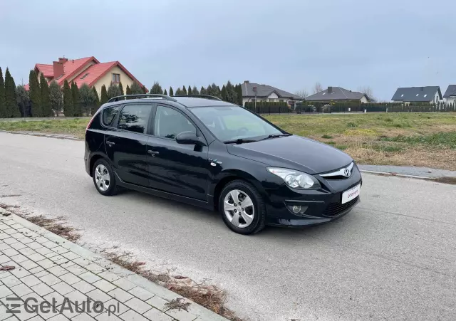 HYUNDAI I30 I30cw 1.6 CRDi blue Classic