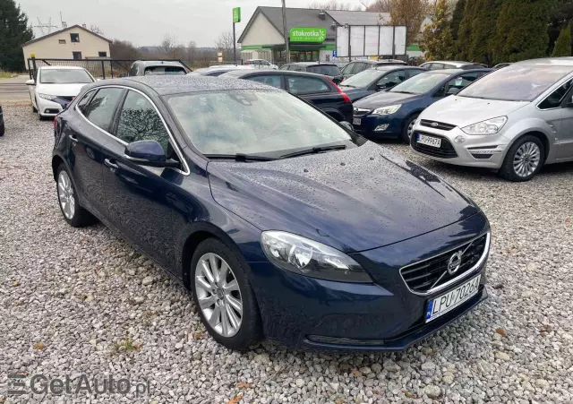 VOLVO V40 D2 Summum