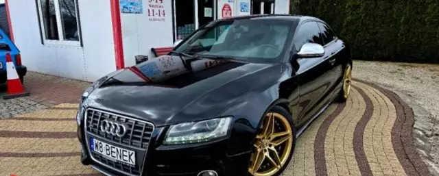 AUDI S5 
