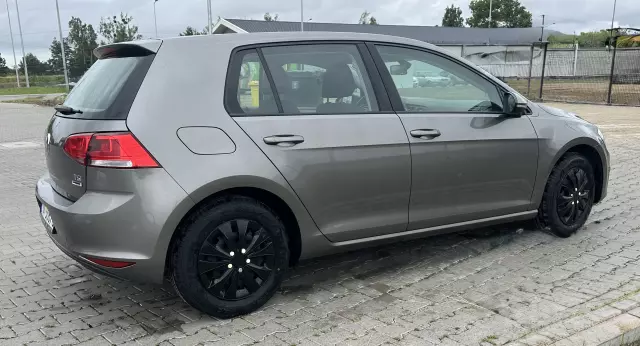 VOLKSWAGEN Golf Start