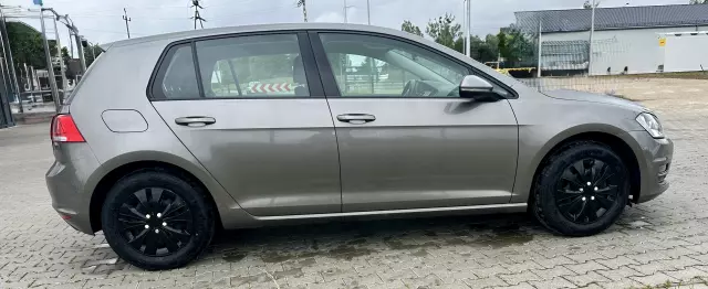 VOLKSWAGEN Golf Start