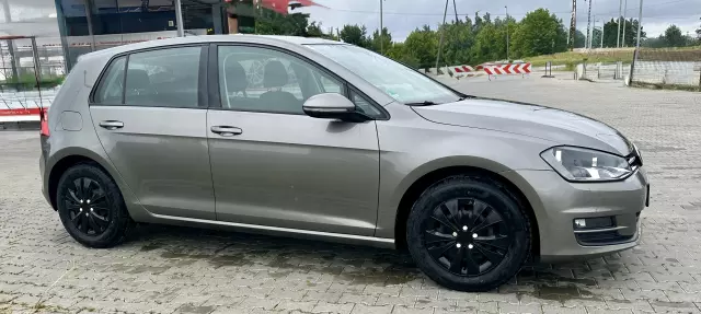 VOLKSWAGEN Golf Start