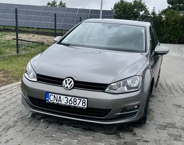 VOLKSWAGEN Golf Start