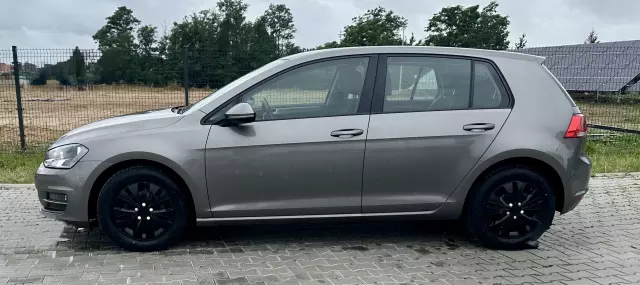 VOLKSWAGEN Golf Start