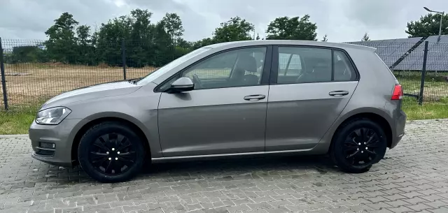 VOLKSWAGEN Golf Start