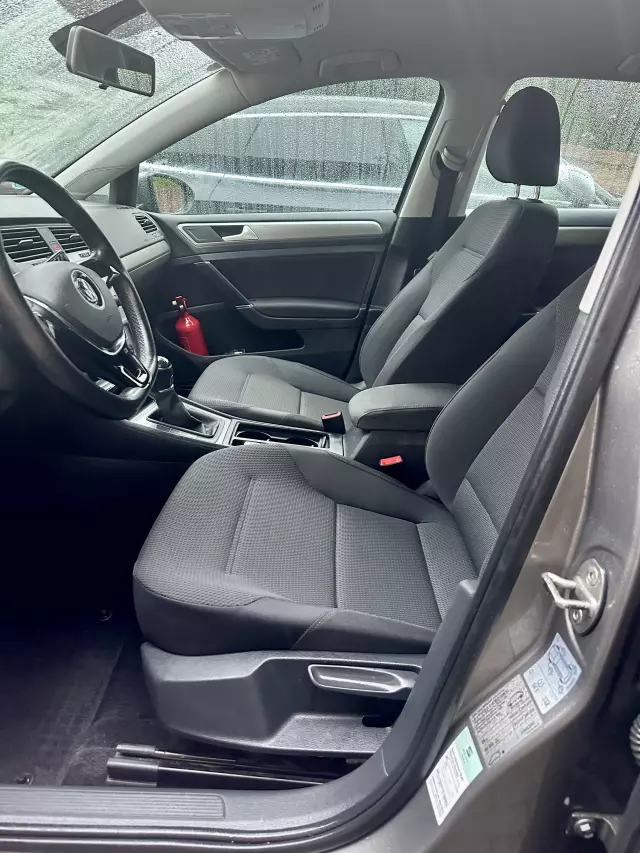 VOLKSWAGEN Golf Start