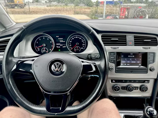 VOLKSWAGEN Golf Start