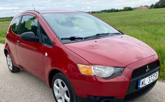 MITSUBISHI Colt 