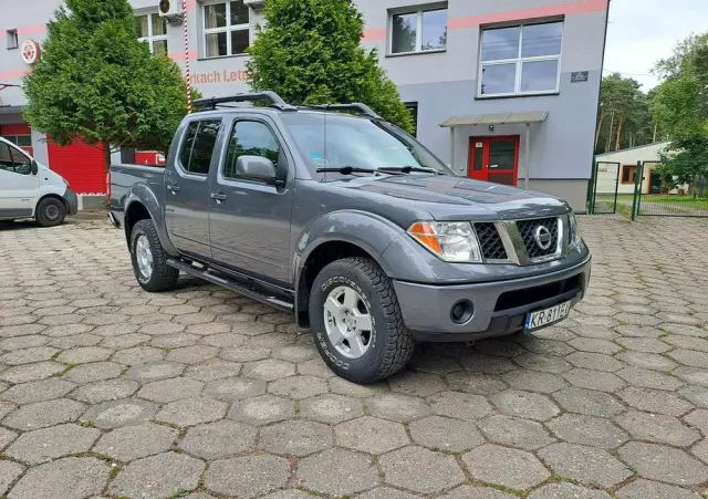 NISSAN Frontier 