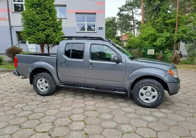 NISSAN Frontier 