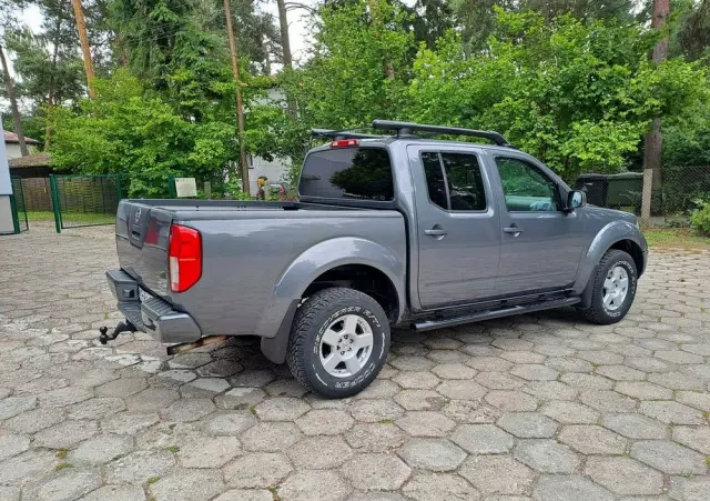 NISSAN Frontier 