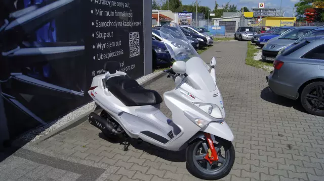 PIAGGIO X10  