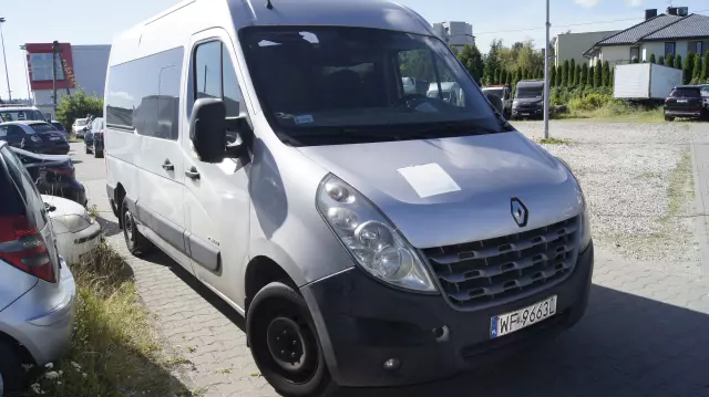 RENAULT Master 9 osobowy