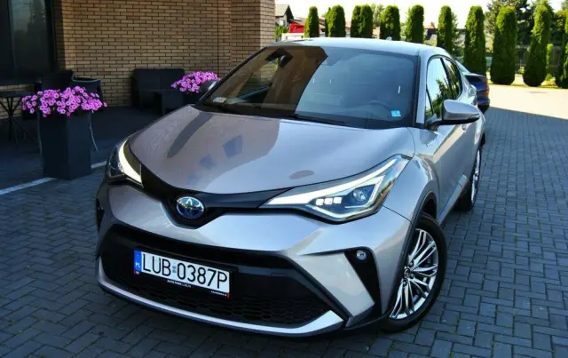 TOYOTA C-HR 
