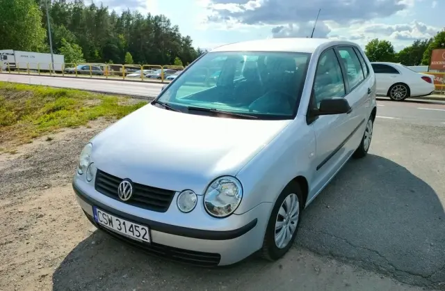 VOLKSWAGEN Polo 