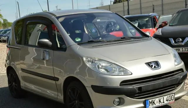 PEUGEOT 1007 