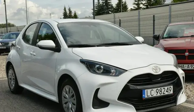 TOYOTA Yaris 