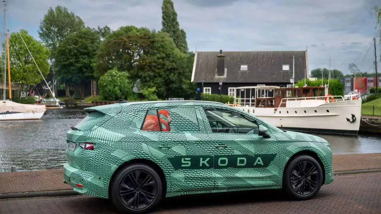 Skoda_Elroq_Covered_Drive_3.jpg.thumb.2