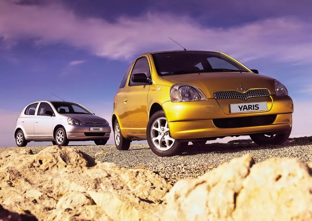 Yaris_timeline_01_Yaris_XP10_1999-2005_exterior (1)