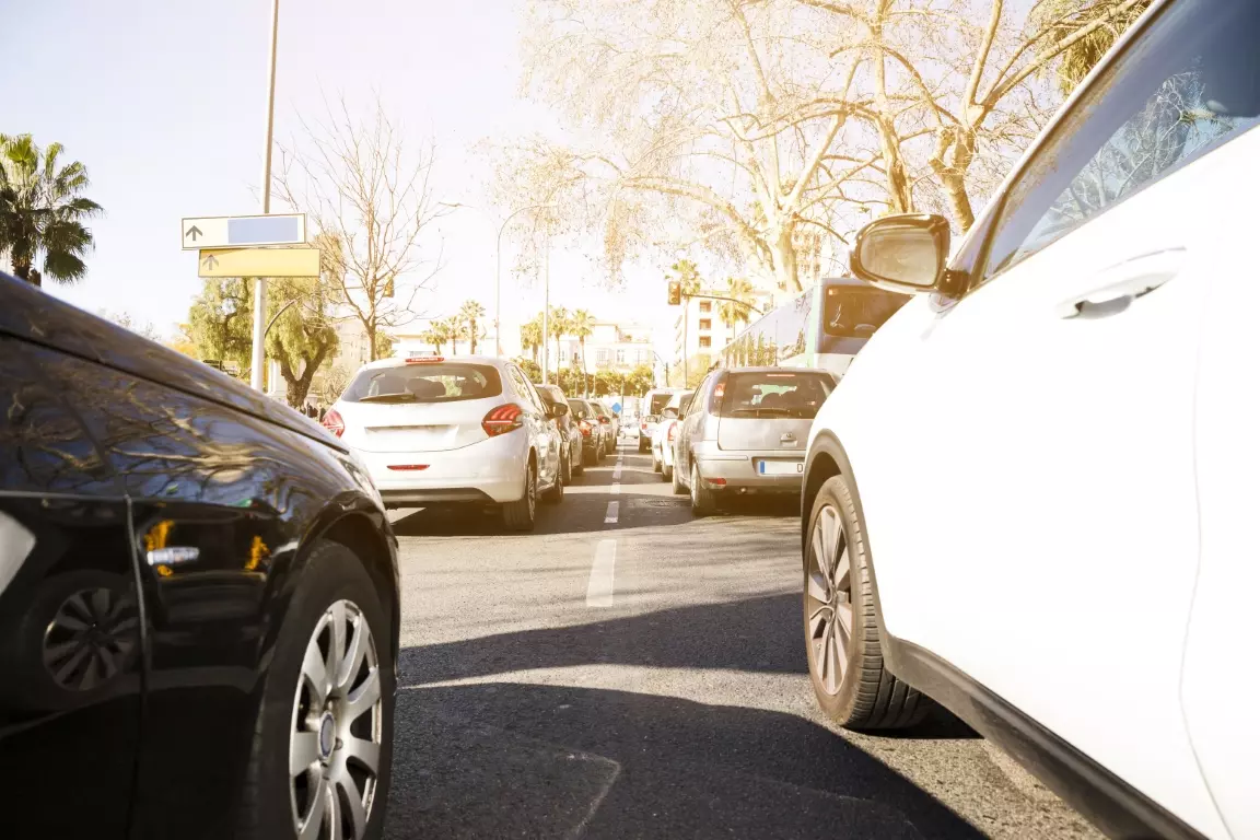 cars-highway-traffic-jam (1)